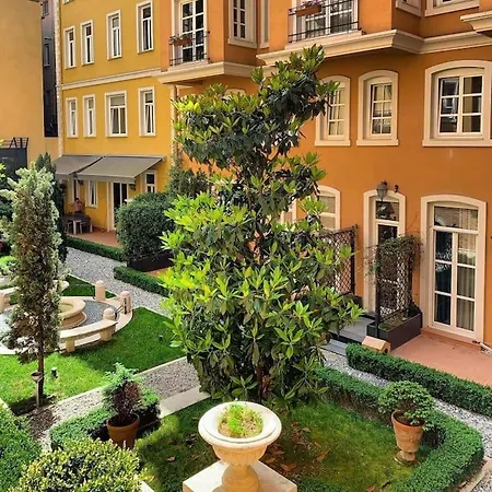 Galataport'a Komsu Full Esyali Daire *